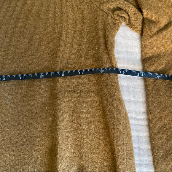 & Other Stories Camel Cashmere Turtleneck - Picture 4 of 5